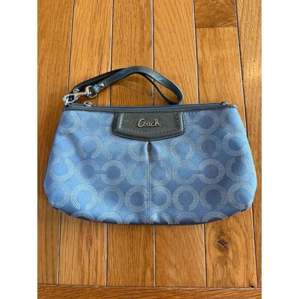 Coach signature canvas wristlet iconic jacquard "C" pattern logo Gray